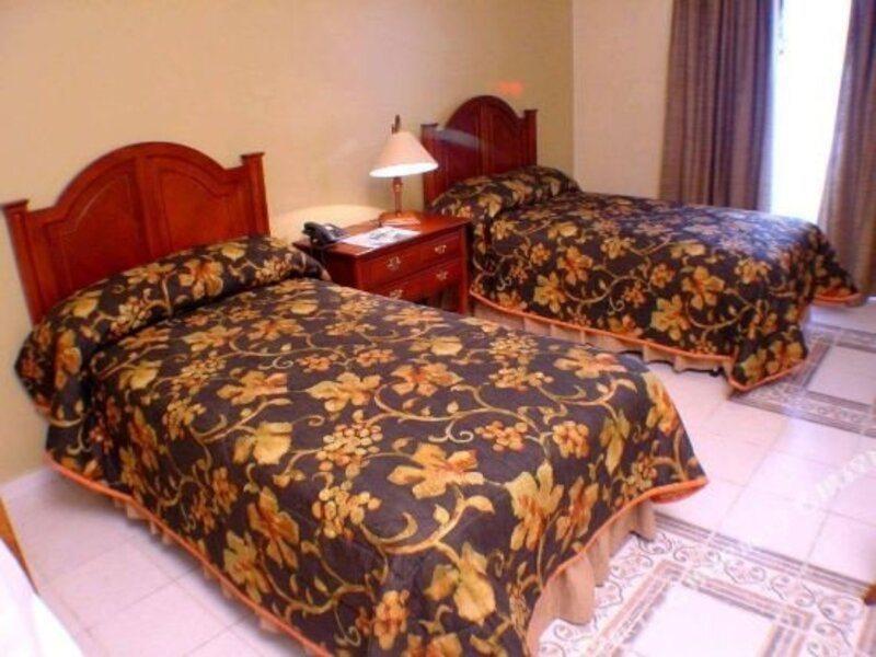 Hotel Puerta Del Rey Santa Cruz de La Sierra Buitenkant foto